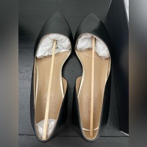 Size 10 Naturalizer Black Flats